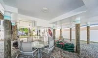 Ortley Beachside Bliss - Private Balcony - 1 Block to Beach