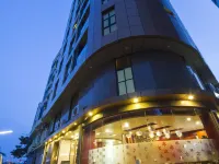 Unima Grand Hotels near Masjidh Al-Noor (مسجد النُّور)