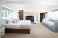 The Lighthouse Hotels in Frome