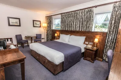 The Lansdowne Hotel Hotels near Cafe Java Donnybrook