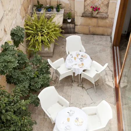 L'Host Boutique Rooms