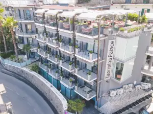 โรงแรมทาออร์มินาพาเลซ