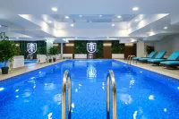Grand Mildom Hotel - Pool