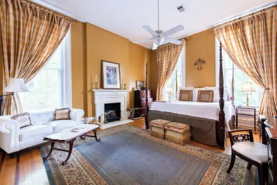DuPont Mansion Bed & Breakfast Hotel a 