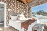 Couples Retreat, Private Hot Tub, Stars & Outdoor Shower Hotel in zona Hill Country Miniatures Museum