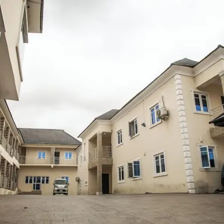 Aeronat Luxury Apartment