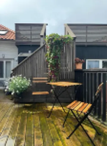 Deluxe central 2 bedroom with view and underground garage