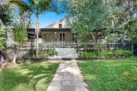 Noosa Hinterland Retreat Hotels in Doonan