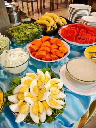 Serene Residence Отели рядом с достопримечательностью «Chung Kai Allied War Cemetery»