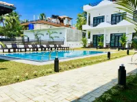Sky Sea-Arugambay - Pools