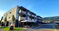 Burger Bar - Bed & Breakfast Rezidenca Pipanova - parking