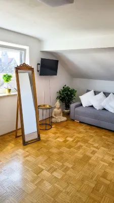 DG Links 40m 2-Zimmer Wohnung Hotels in Ainring