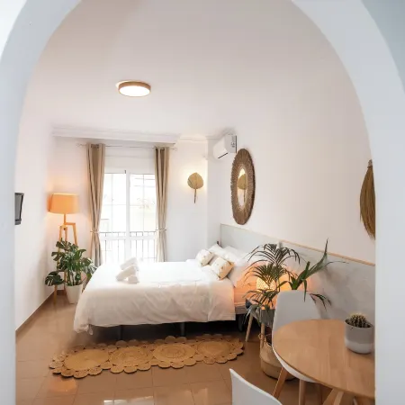Naim Guest House Nerja