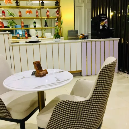 T E L E by Summerset Continental Hotel