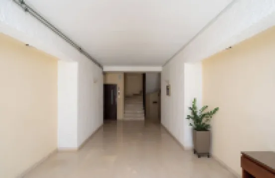 雅典裏維埃拉的時尚公寓，帶戶外庭院