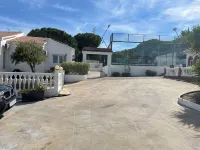 Villa Padel - Heated Pool and Private Paddle Court Hôtels à proximité de : Sala El Embrujo