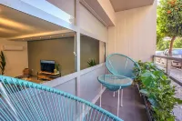 Modern & Spacious 1Br in Gazi l Private Balcony Ξενοδοχεία στην πόλη Gazi