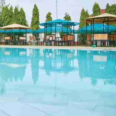 Spacious 4-bedroom with a pool Fitness & Recreational Facilities