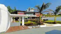 Emerald Villa Hotels in Dhangarwadi