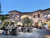 Relais Villa Carola Hotels near Romazzino Beach