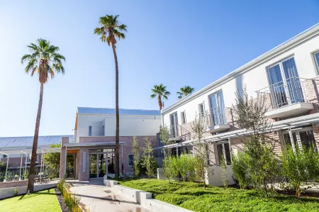 The Windhoek Luxury Suites Отели в г. Виндхук