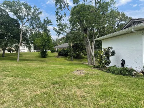 Lakeside Retreat - Large Spacious Home with Gameroom!