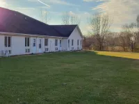 Pleasant Hill Motel Hotels near Bonnie Brae Park