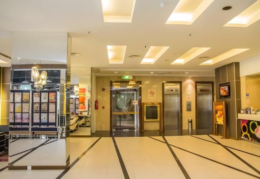 Premier Hotel Sibu Over view