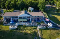 Riverboat Inn & Suites Hotels in Madison Township