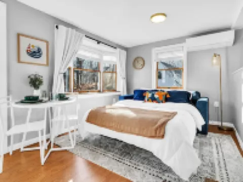 The Saco Suite - Downtown, Dog Friendly, Sleeps 4, Walk to Bars & Restaurants! 薩科酒店