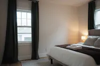 The Designers Apartment - 5 Minutes to Downtown Hotels in Binghamton