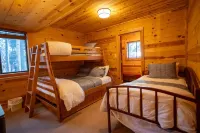 Family-Friendly Modern Cabin with Spectacular Views