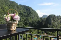 Mountain & Theme Park Views' Cozy Suite - Scenic