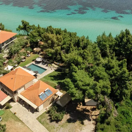 Pefkon Suites