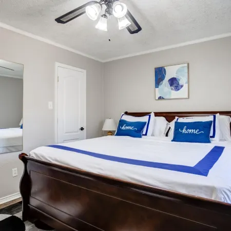 La Palma Lodge Near Texas Tech and Top Restaurants