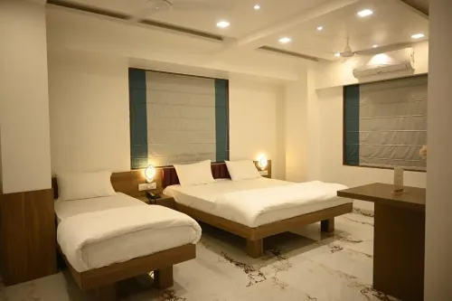 Hotel Prime Square Hotel di Daund