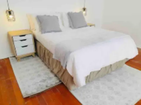 Contemporary 2 Bed in Suburbs - 2080