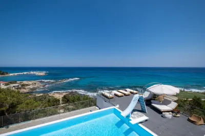 Icarus Luxury Beachfront Villa Hotel a 