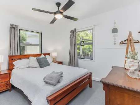 Cosy Pet Friendly Beach House