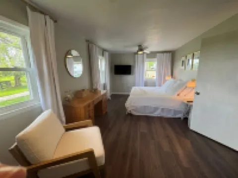 3 bedroom cottage on horse farm close to Kentucky Horse Park, Keeneland, the Ark