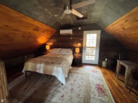 Mountain Hideaway! A Beautiful Creekside Cabin Now With New Lower Rates!