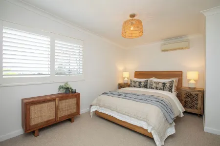 Regatta 19 - Top Floor Luxury.  Spectacular Water Views, Breathtaking Sunsets