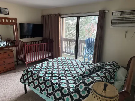 Nice resort style condo at The Shores 2BD/1.5 bath