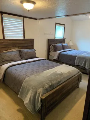 Pickeral Lake Cottage w/ Fish & Ski boat 2 bedrooms 1 bath