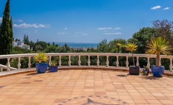 Vale Verde in Lagos With 6 Bedrooms and 4 Bathrooms