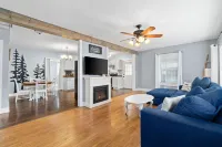 2 Bedroom with Office Space Close to Downtown