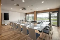 Courtyard Toulouse Airport - Airport Shuttle
