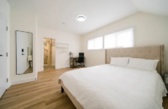 Entire Home in Niagara Falls Canada! 10 Minutes Walk to the Falls