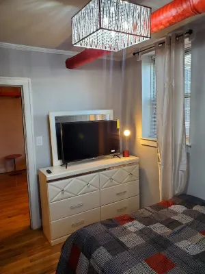 Luxury infinite Motion unit located in New Center Area Historic District! Hotels near Detroit Station