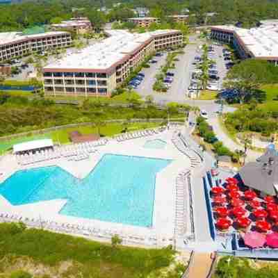 3 min walk to Folly Field Beach Modern & Fun 1bdrm Fitness & Recreational Facilities